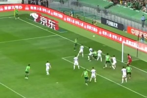 尴尬名场面！当年国安大将杨立瑜自己头球自己解围致敬卢卡库