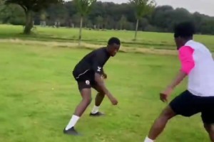 一针见血！网红恶搞：过去的边锋vs现在的边锋！你想到了谁？