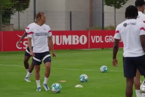 好几个成长为顶级球队的核心！埃因霍温多年前的1V1训练！