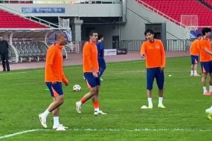 记者牛志明：大家最关心的依木兰，赛前训练动态