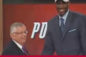 真准啊！徐杰的1分钟三分球自投自抢，15投14中！