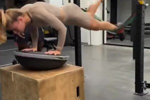 这训练强度拉满！来看看海牙女足球员的变态训练