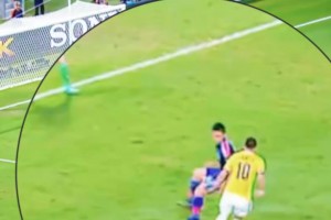 非速度型球员如何面对半单刀球？J罗这球给出了教科书般的答案！