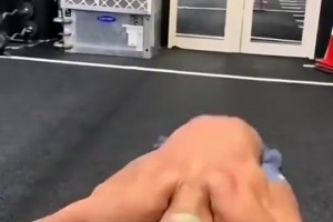 文班亚马劈叉那一刻真的惊呆了，这可是和姚明一样高的人啊