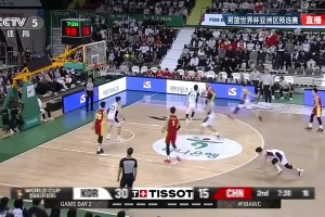 怎么能这么铁？！胡明轩外线三分不进，中国队三分已经8中0了！