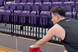 这就是球队老大的格局！赵继伟给辽宁全队送礼物