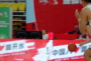 感受下初中攻城巨兽的冲击力！这个身体素质你们打几分？