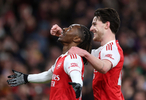 埃泽戴帽阿森纳4比1横扫热刺，6分领跑英超