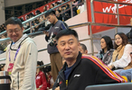 同城球队！广东男篮主帅杜锋现场观战广东女篮新赛季揭幕战